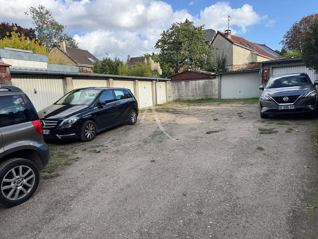 Parking à CONFLANS-SAINTE-HONORINE