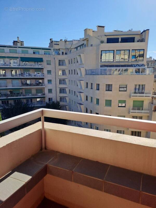 Photo 1 - Appartement à MARSEILLE-8E
