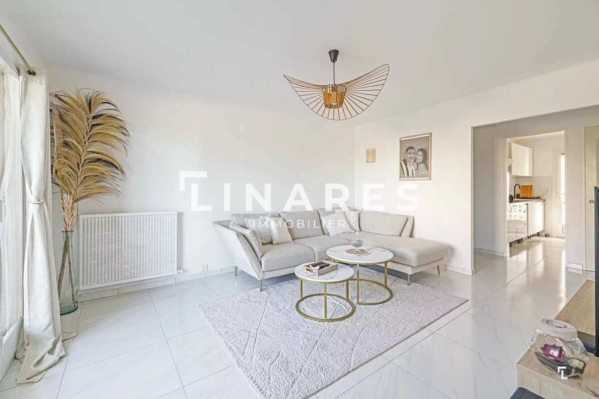 LA LINEA - Appartement T3 de 73m2 - Loggia - Terrasse - 13012 - photo 3