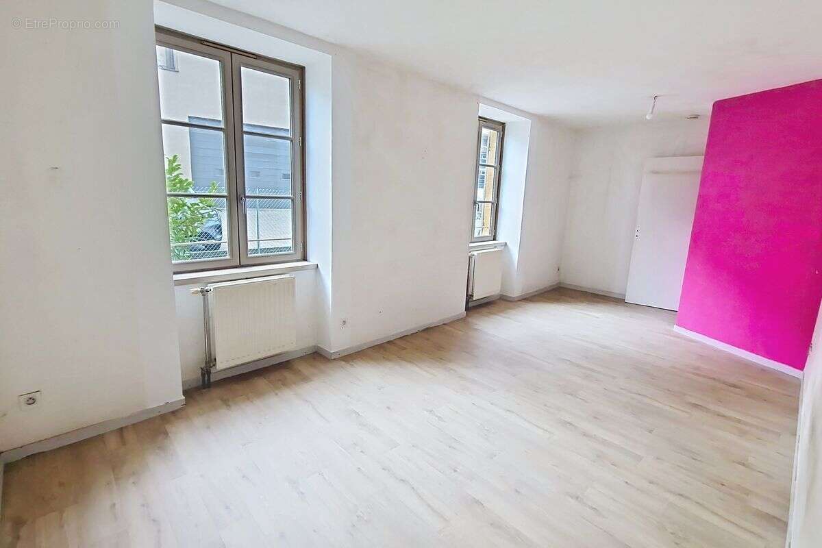 Appartement à L'ARBRESLE