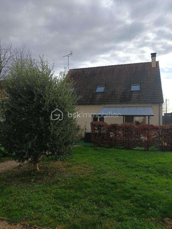 Maison à VARENNES-SUR-SEINE