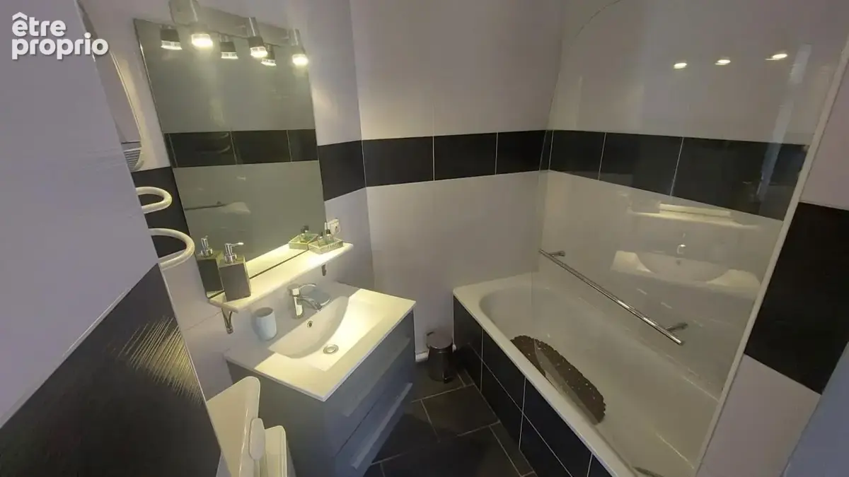 Studio 36 m² avec vue panoramique sur la mer et le port - photo 9