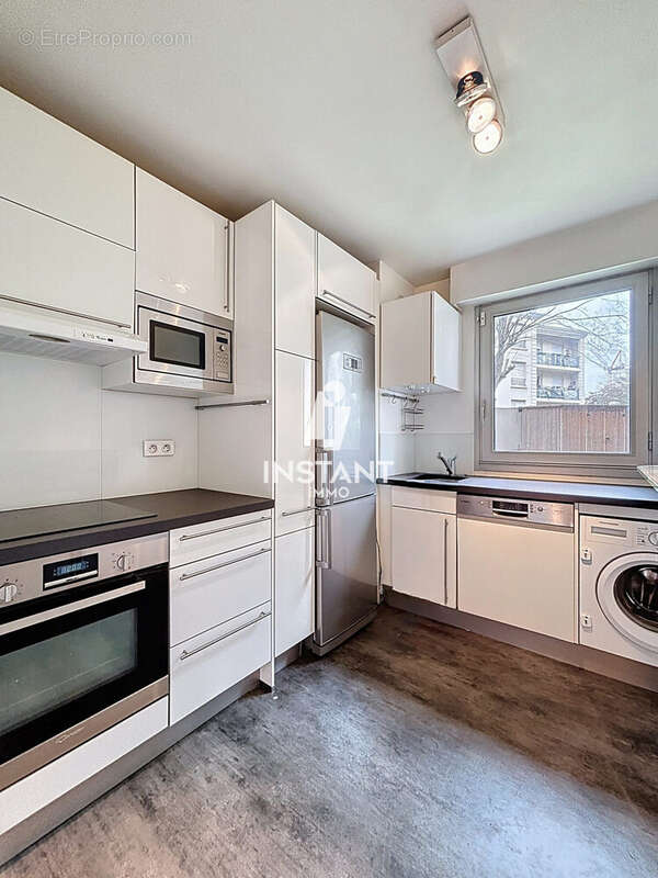 Appartement à CHARENTON-LE-PONT