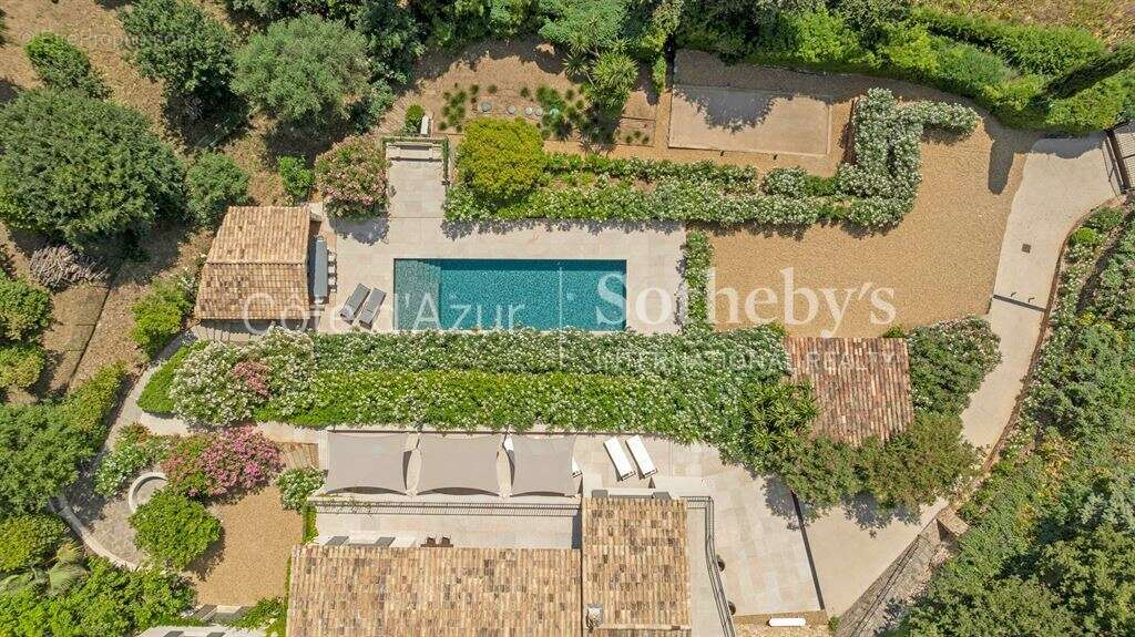 Bastide provençale contemporaine avec vue dégagée à pied du village de Gassin, piscine et studio - photo 3