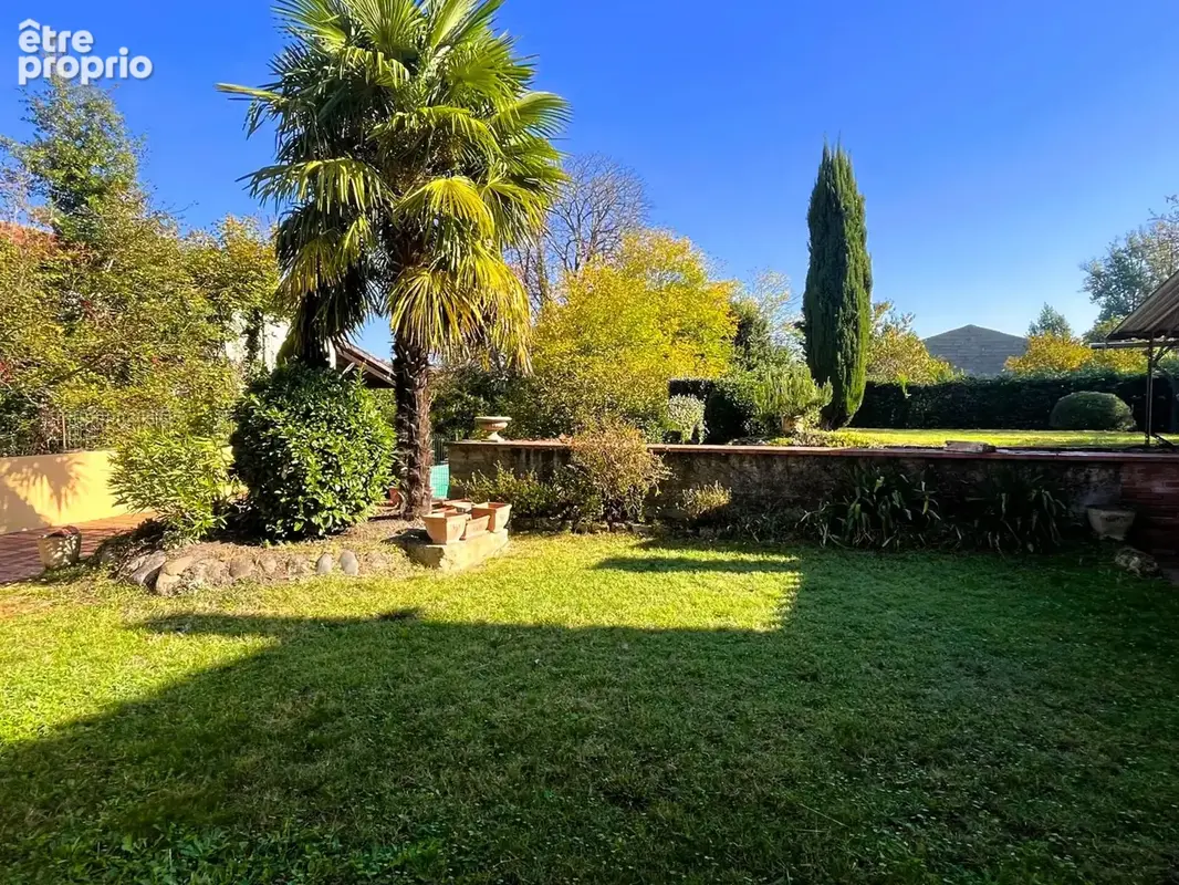 PLAISANCE(32), BELLE MAISON RENOVEE 130m2 par artisan+ APPARTEMENT (ou local) 42m2, jardin clos 650m2, garage, atelier, au calme - photo 2