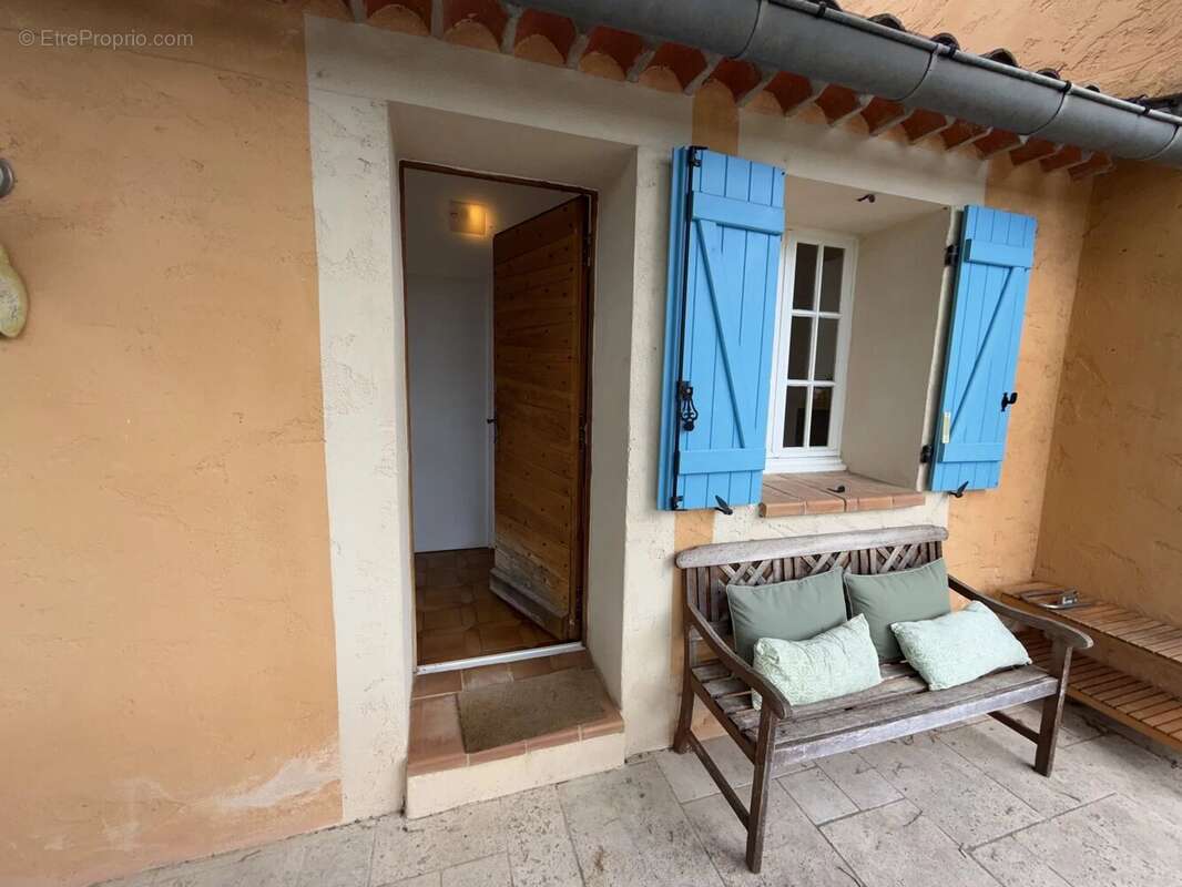 Maison à COTIGNAC