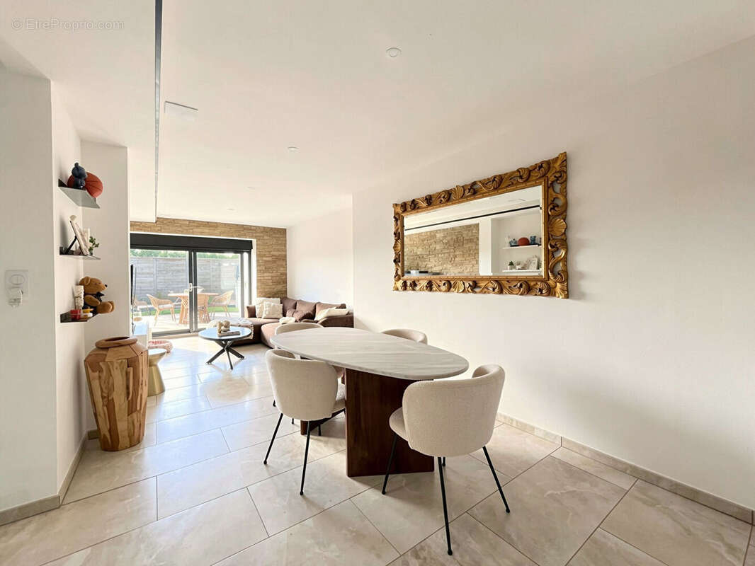 Appartement à AMNEVILLE