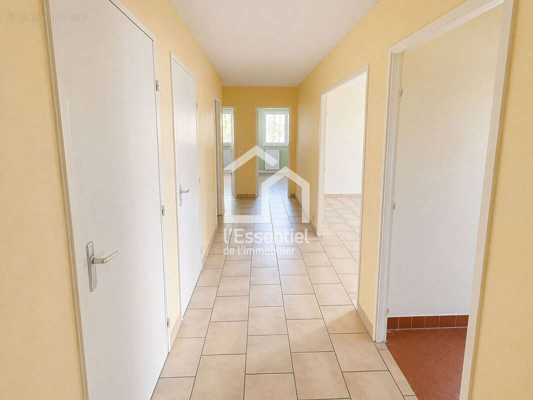 Appartement à VERNEUIL-SUR-SEINE
