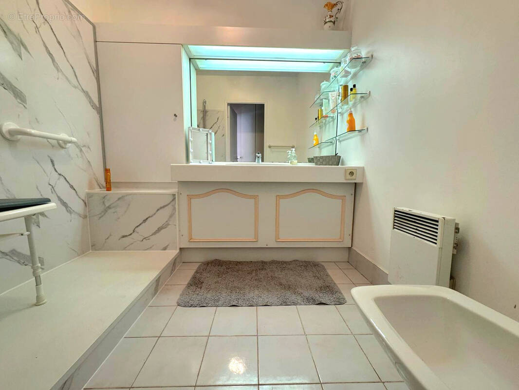 Appartement à MARSEILLE-9E