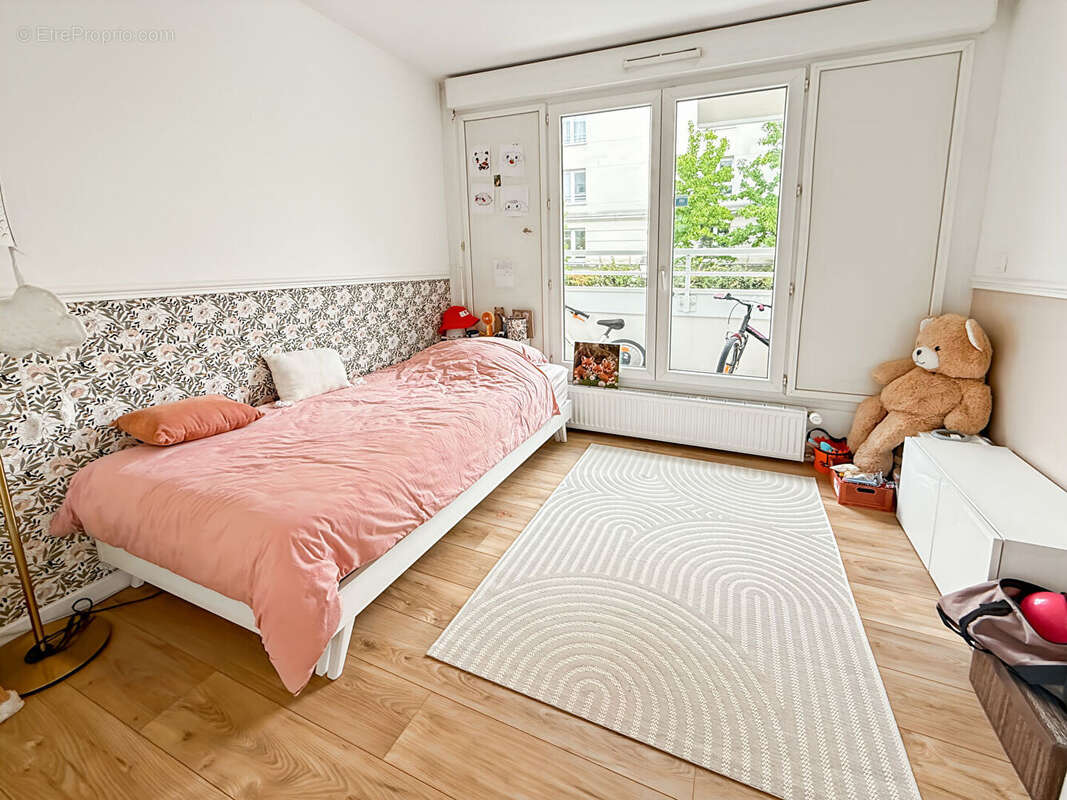 Appartement à COURBEVOIE