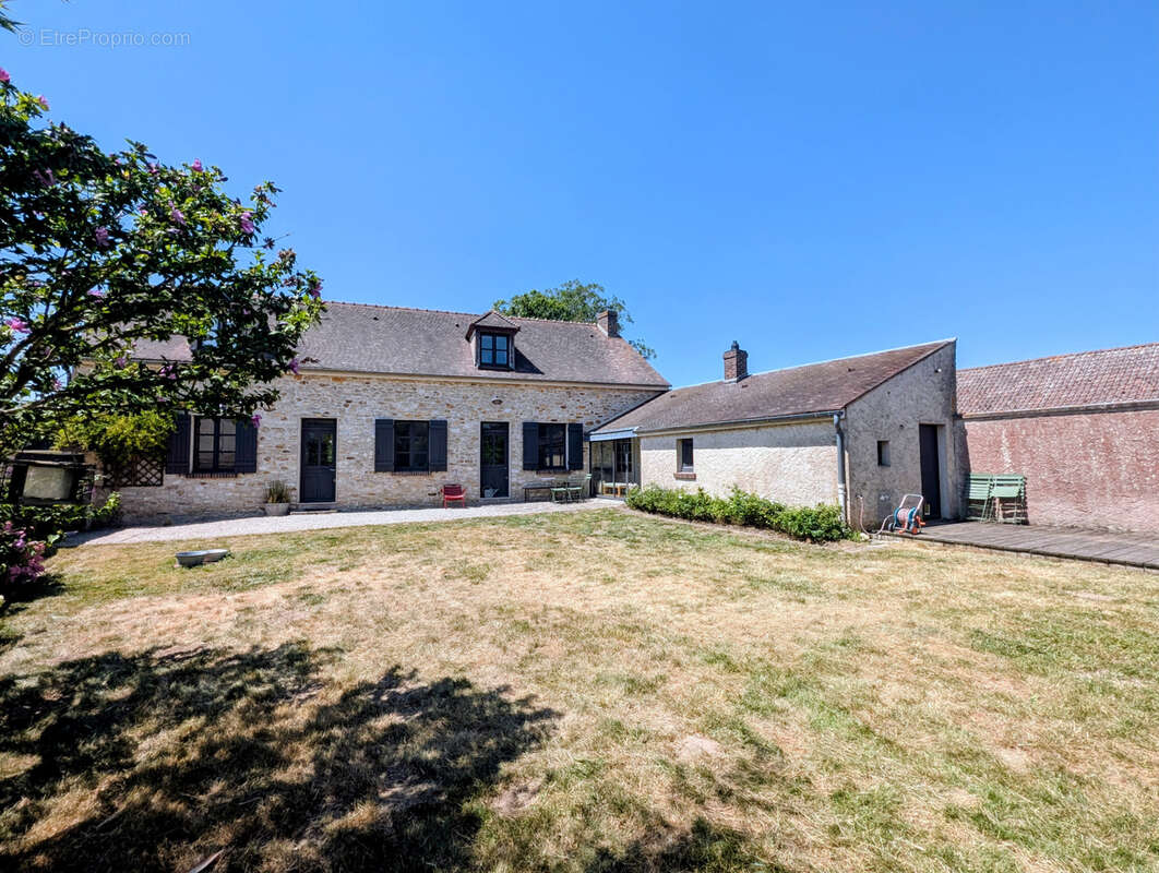 Maison à THOIRY