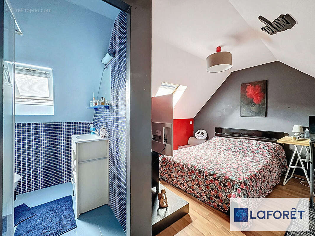 Maison à NEAUPHLE-LE-CHATEAU