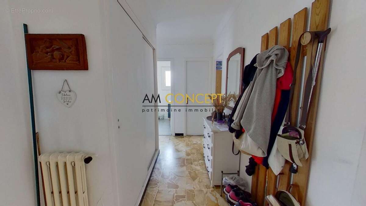 Appartement à CONTES