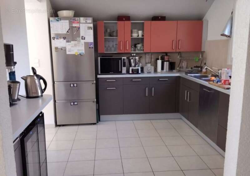 Appartement à COLLONGES