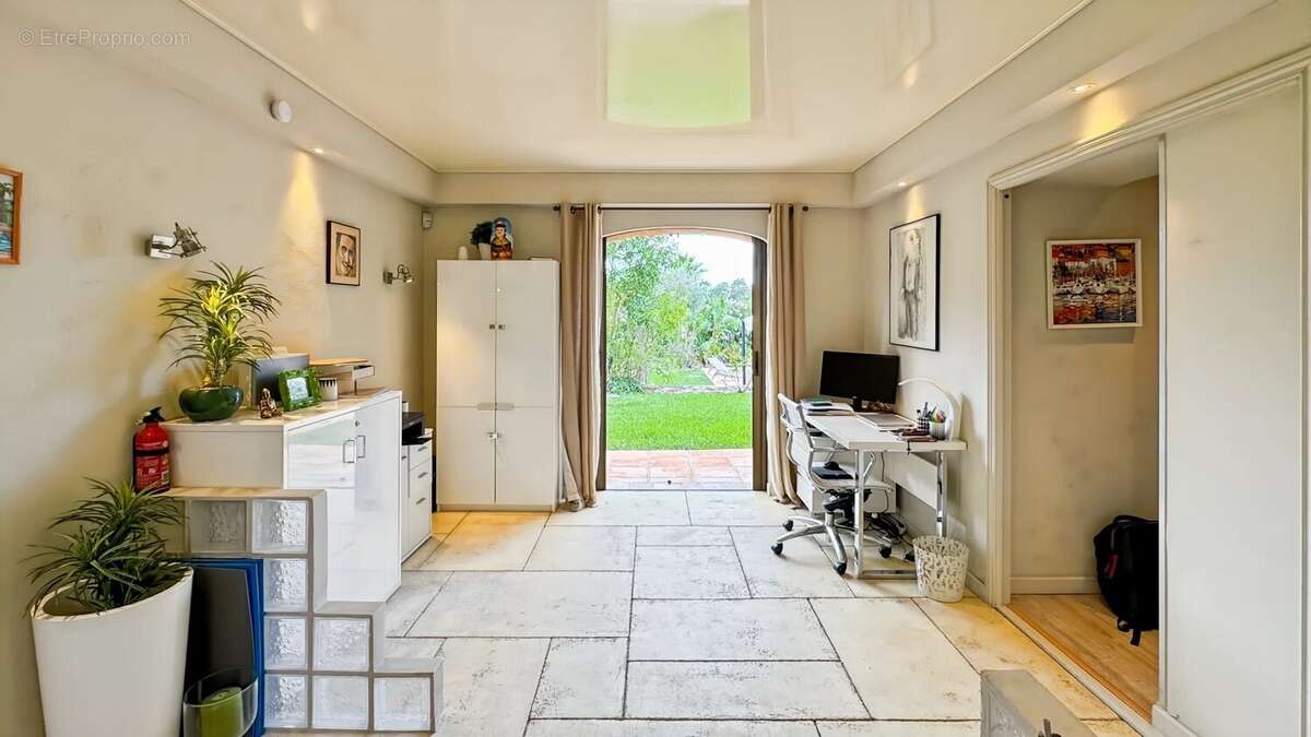 Maison à MOUANS-SARTOUX