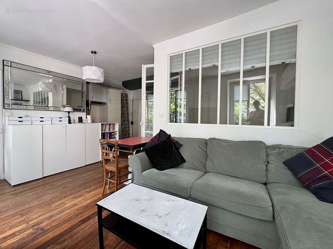 Appartement à PARIS-10E