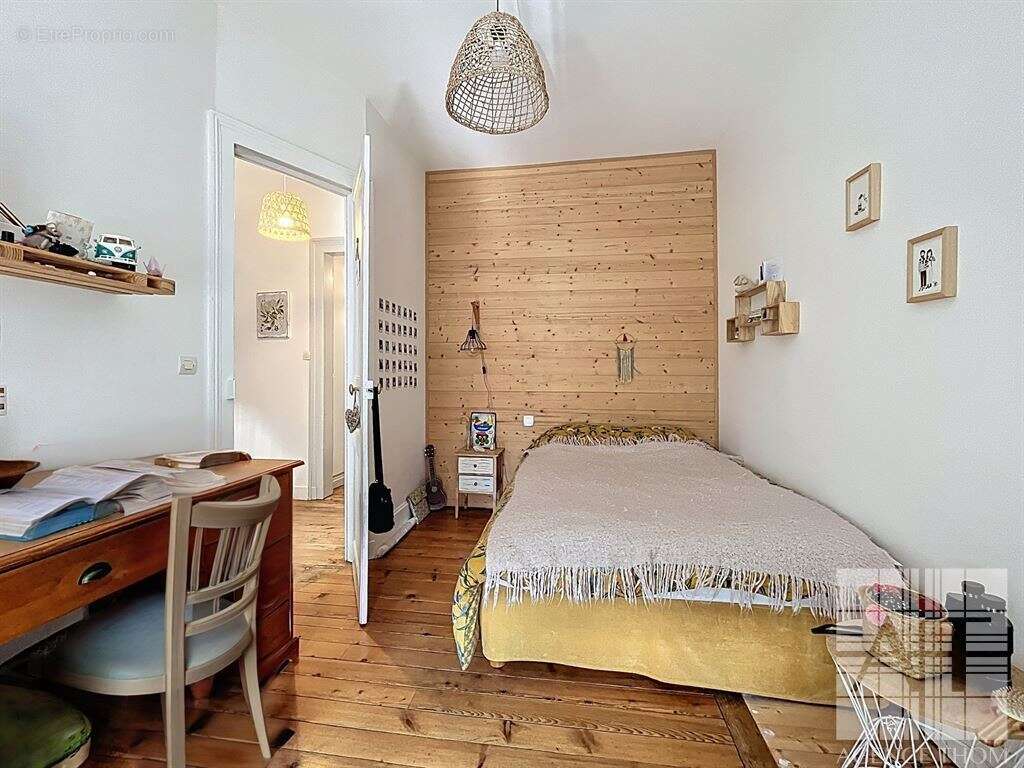 Maison à AMBRIERES-LES-VALLEES