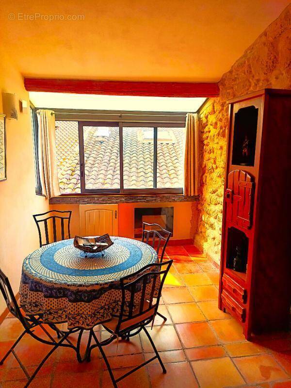 Appartement à PELISSANNE