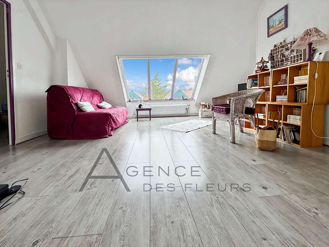 Maison à SAINT-PIERRE-DES-FLEURS