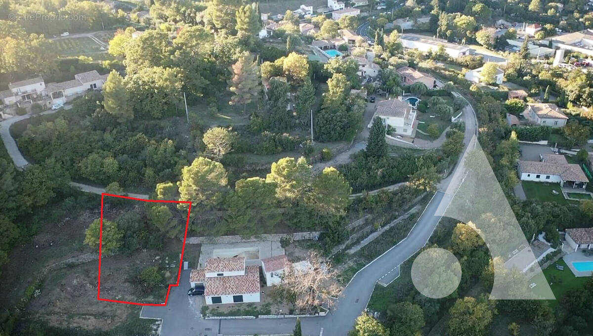 Terrain à DRAGUIGNAN