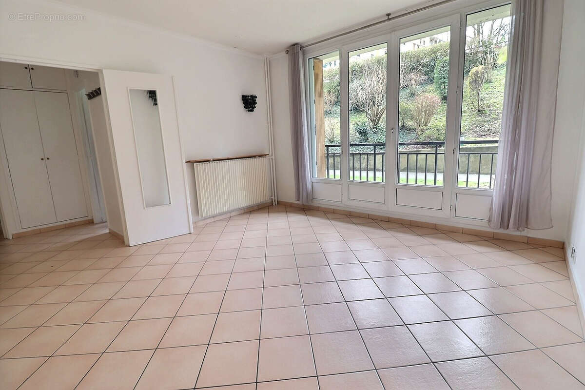 Appartement à CHAVILLE