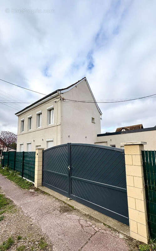 Maison à SAINT-PIERRE-LES-ELBEUF