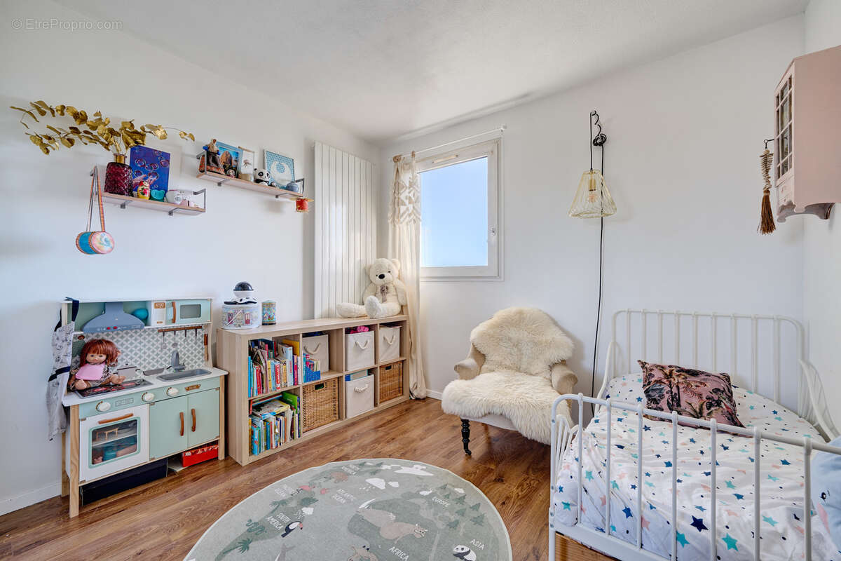 Appartement à LE PLESSIS-ROBINSON