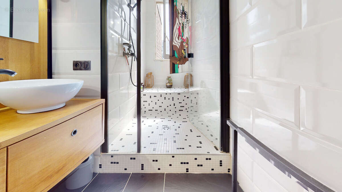 Appartement à PARIS-14E