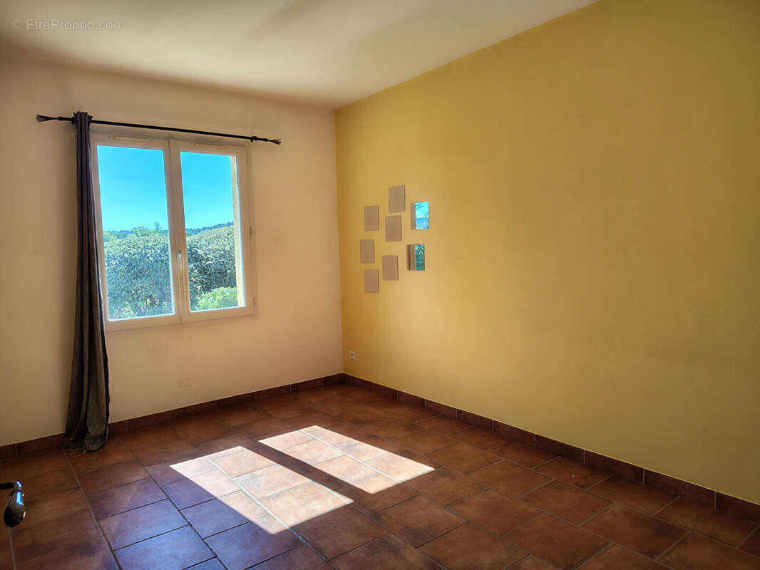 Maison à FOX-AMPHOUX