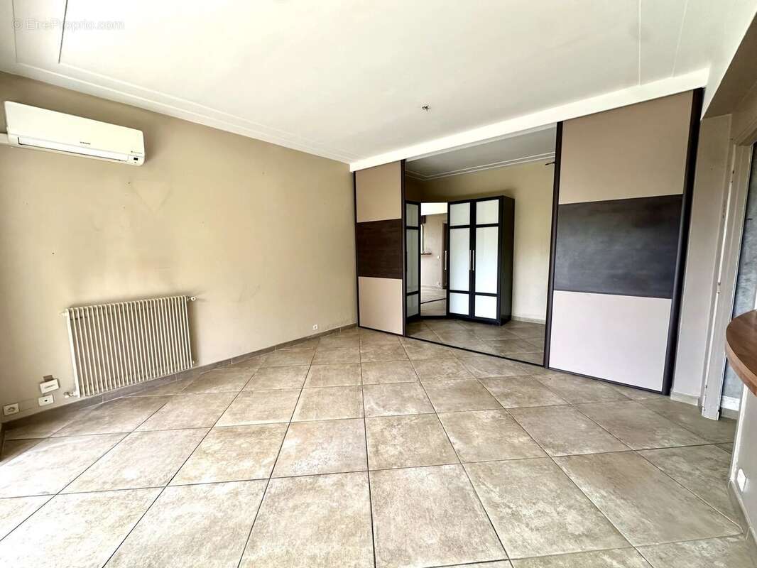 Nice corniche fleurie studio 42m² + jardin 35m²+ cave - photo 5