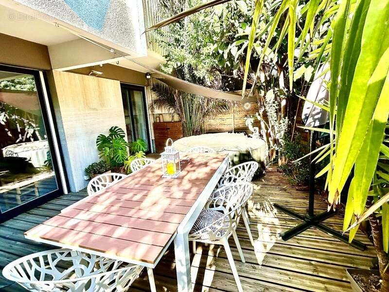 Appartement à MARSEILLE-8E