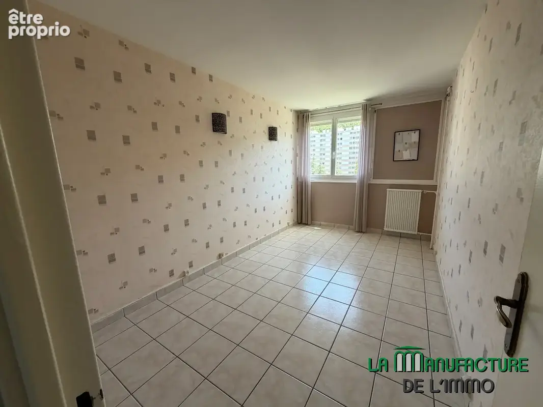 Appartement F3 - 69,37M2 - Cave - Saint-Etienne Secteur La Metare. - photo 12