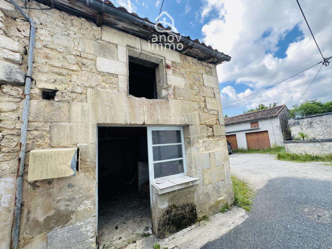 Maison à CHATEAUNEUF-SUR-CHARENTE