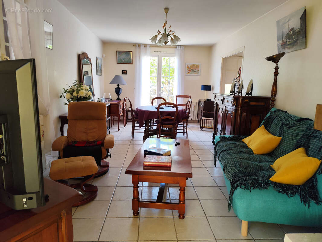 Maison à MONTPON-MENESTEROL