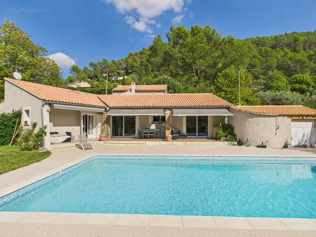 Maison à SOLLIES-TOUCAS