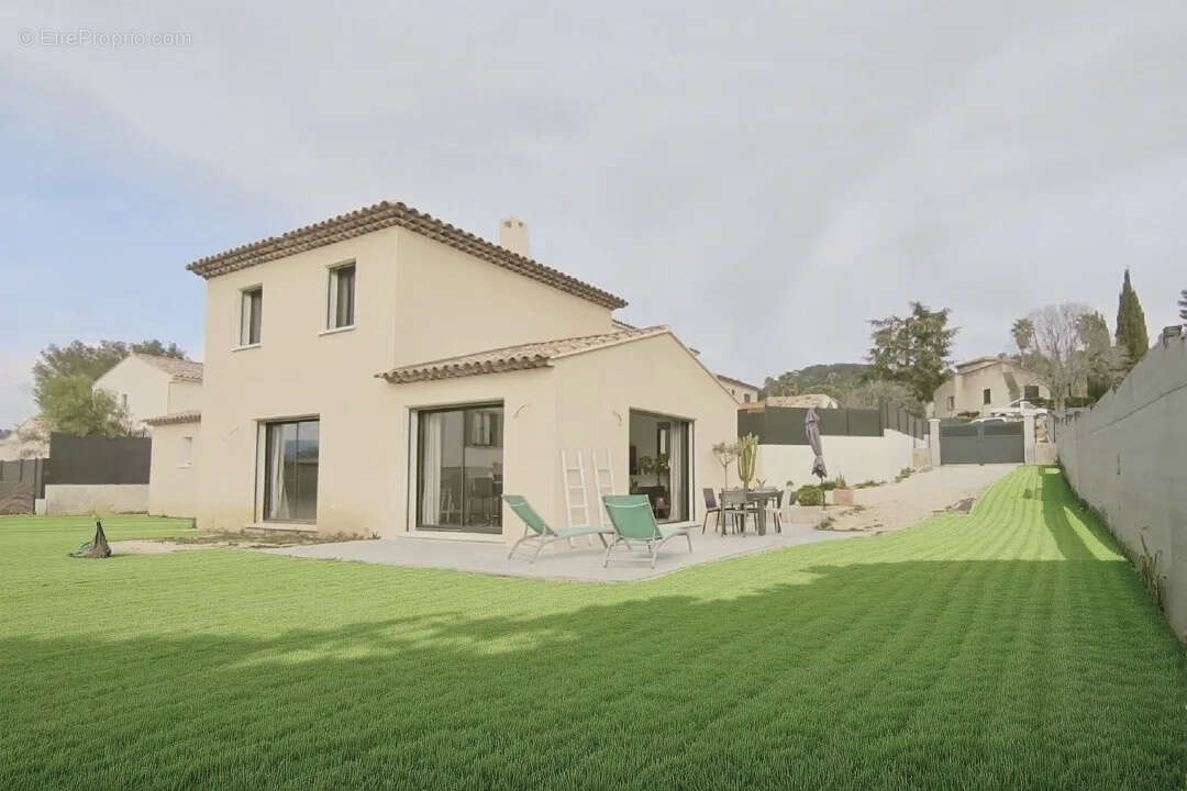 Maison à LE CASTELLET