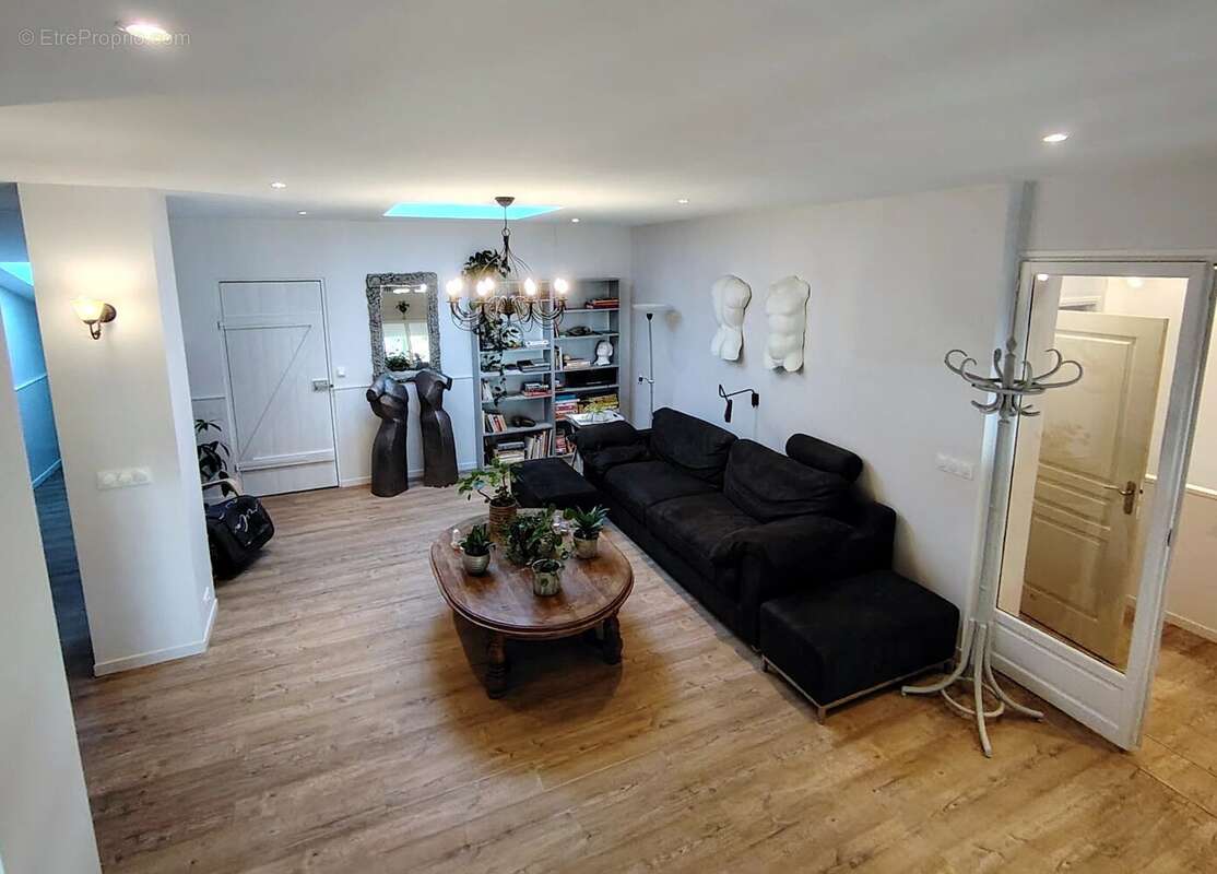 Maison à LA BASSE-VAIVRE