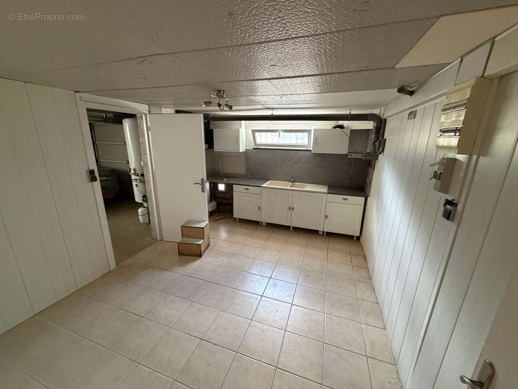 Maison 5 chambres - garage - terrasses - terrain - photo 12