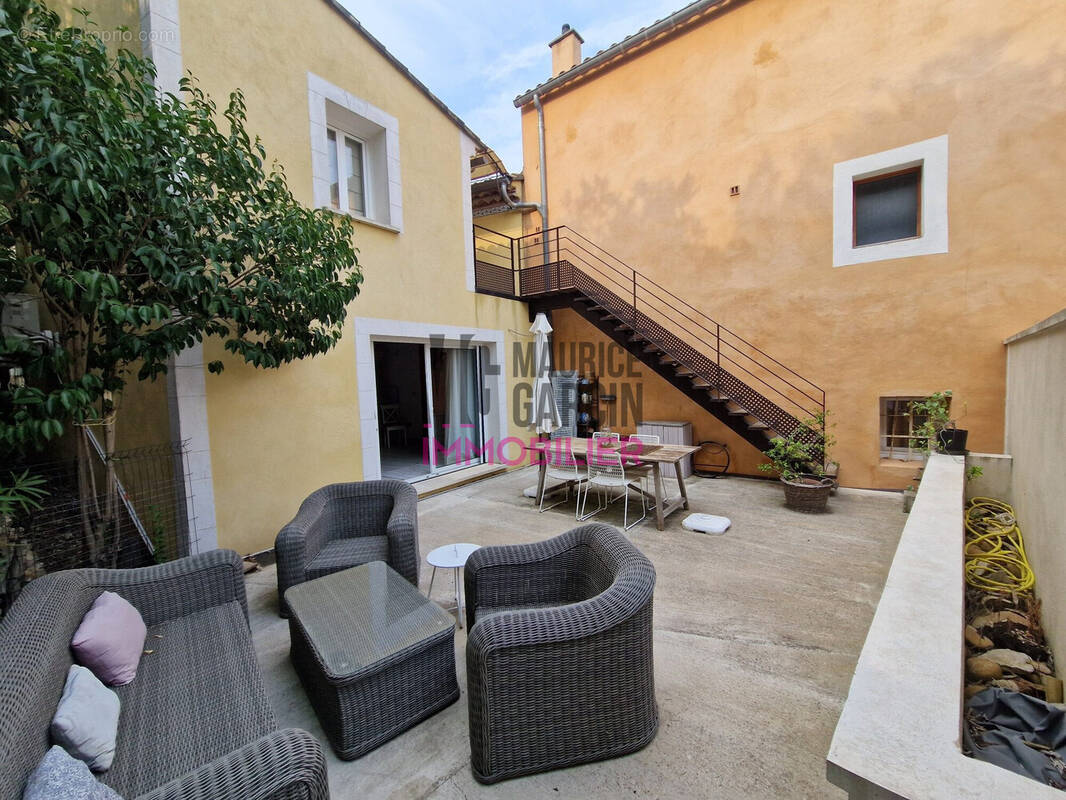 Maison à CHATEAUNEUF-DE-GADAGNE