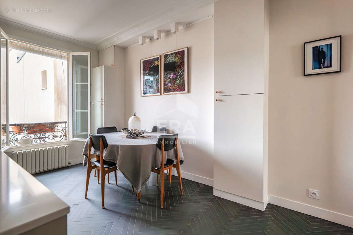 Appartement à PARIS-17E