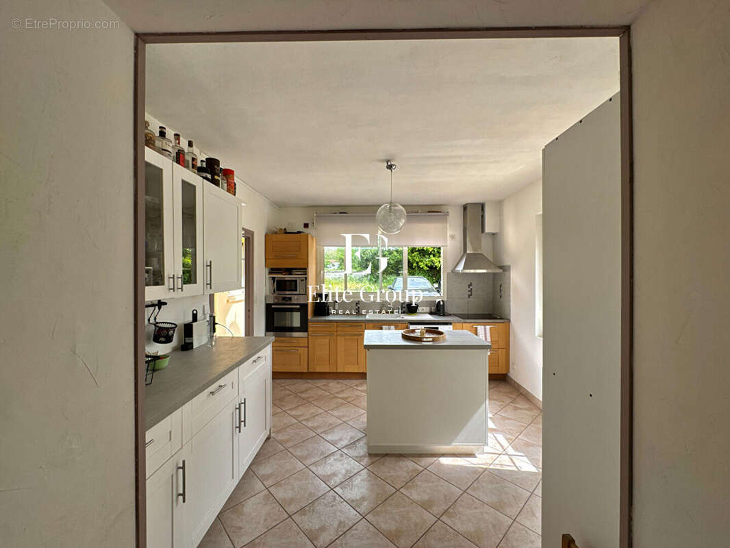 Maison à TONNAY-CHARENTE