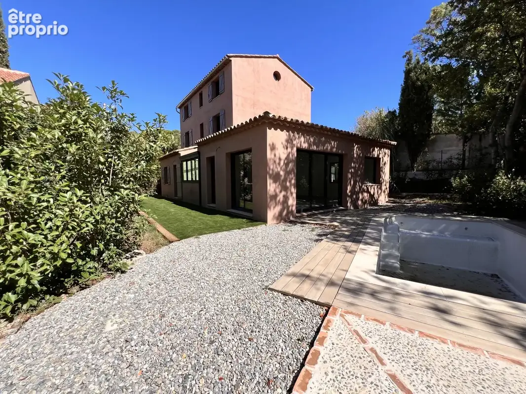 Superbe maison NEUVE de 170m2 -  5 chambres -  Ravissant jardin avec PISCINE - FRAIS NOTAIRES REDUITS. - photo 23