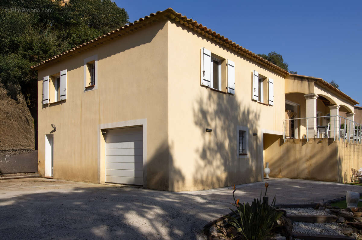 Maison à LA LONDE-LES-MAURES