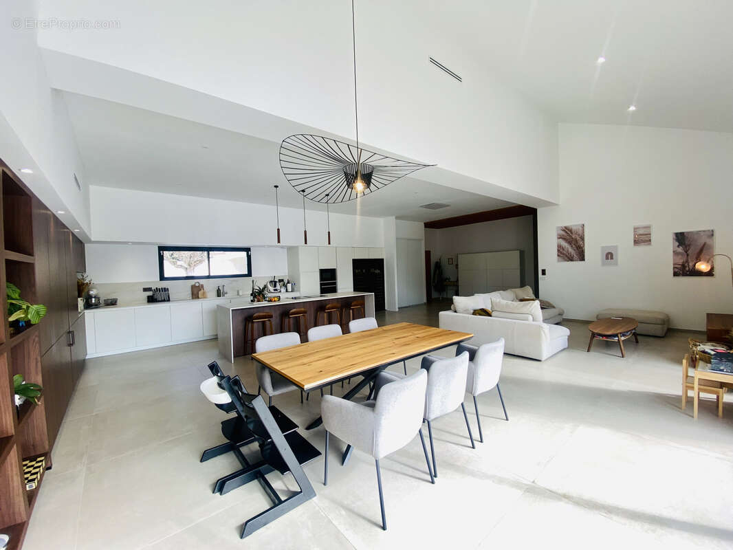 Maison à VILLEMOUSTAUSSOU