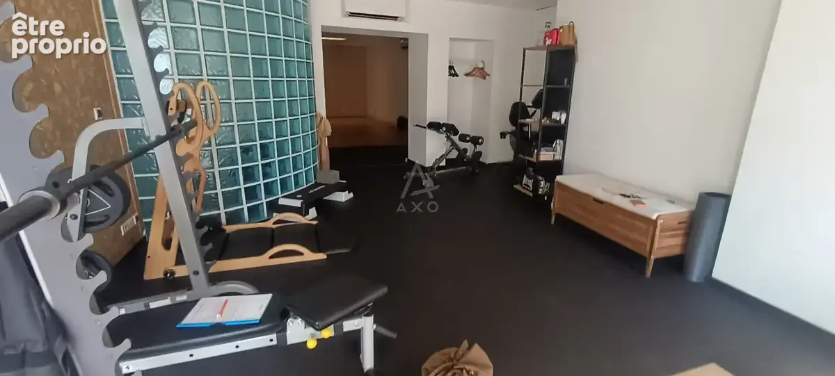 Immeuble loué  Local professionnel + 2 studios - photo 3