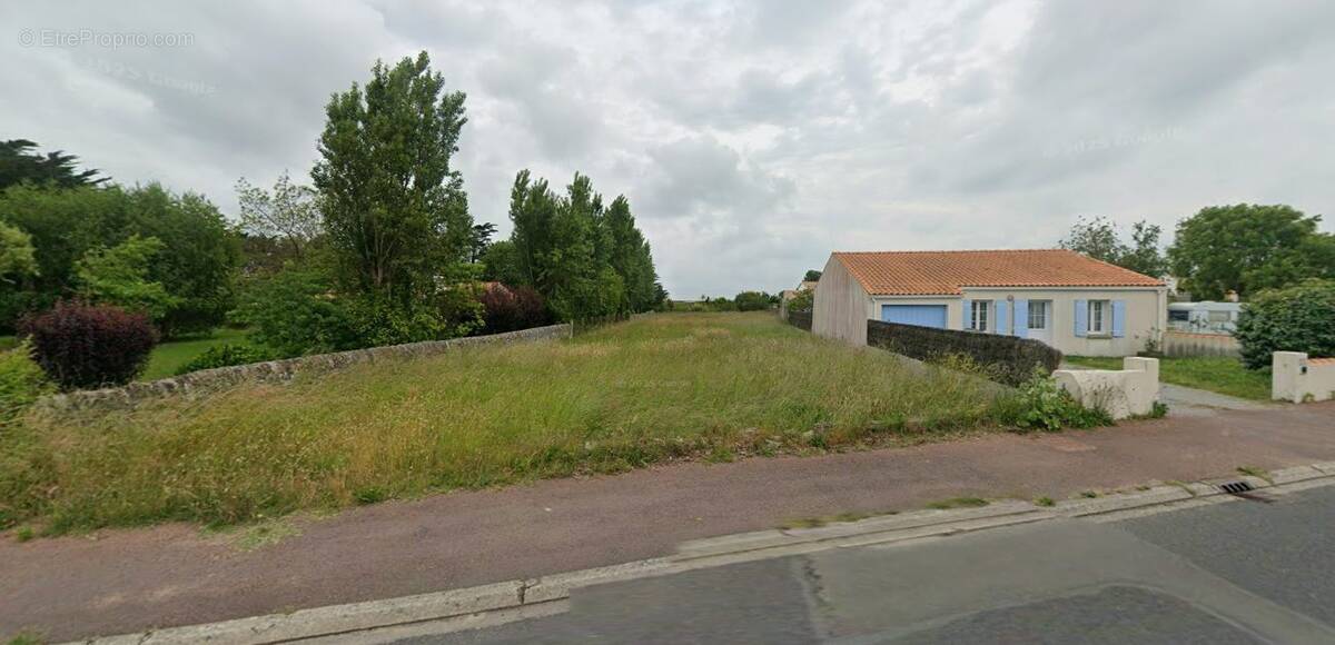 Terrain à LA GUERINIERE