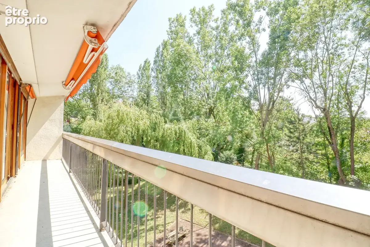 Appartement traversant 4 pièces 76 m² - Calme absolu au coeur d'une résidence familiale arborée - photo 2