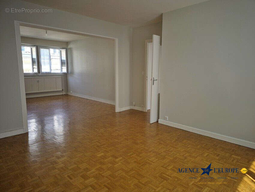 Appartement 67 m² à Vichy  - photo 2