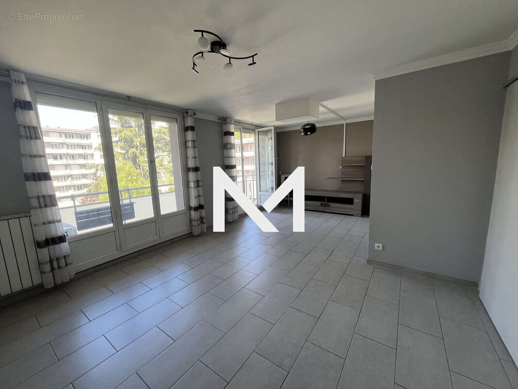 Appartement à SAINT-MARTIN-D&#039;HERES