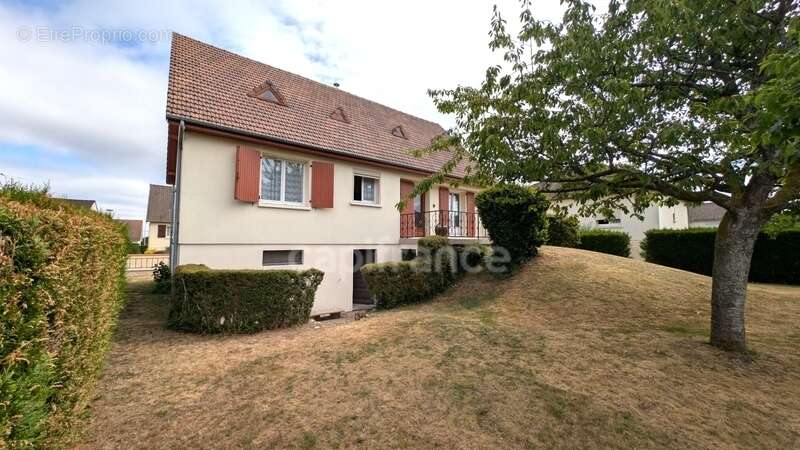 Maison à vendre 6 pièces 130m2 - sous-sol total - quartier recherché à NOGENT LE ROTROU (28) - photo 2